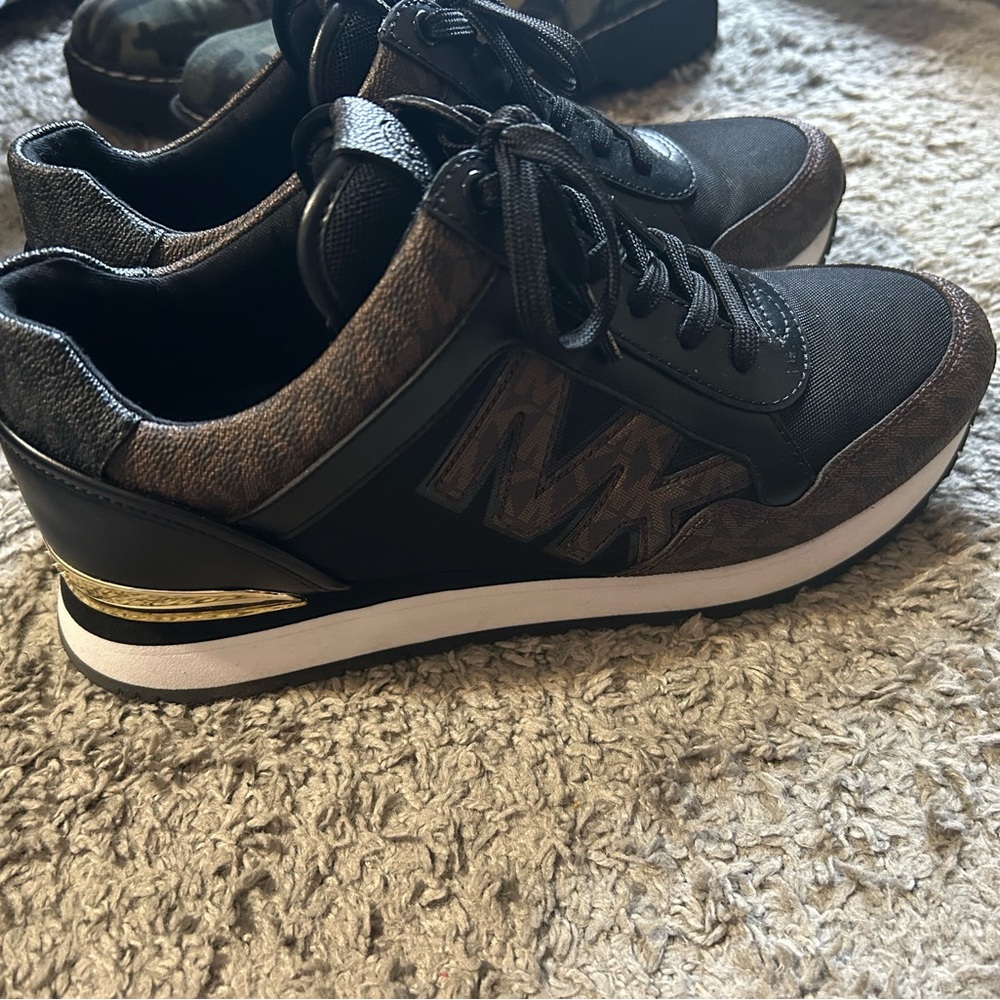 Michael Kors Womens Black and Brown Sneakers Maddy Logo Trainer